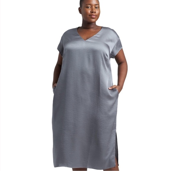 Universal Standard Dresses & Skirts - Universal Standard Cindy Satin V-Neck Midi Dress in Sedona Sage Sz 18-20